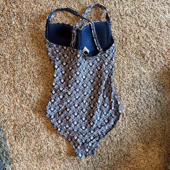 Niptuck Porcelain Joanne Twist Front Design Tummy Control One Piece Suit - Picture 4 of 6